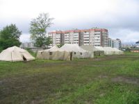 Наши палатки, в которых мы жили