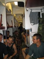 Скорый поезд к дому мчится...